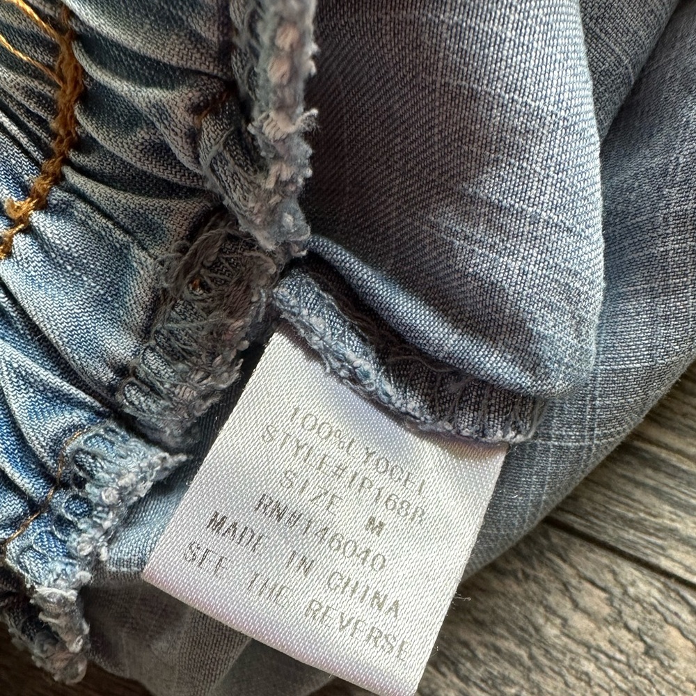 Signature8 Shorts - Picture 2 of 3